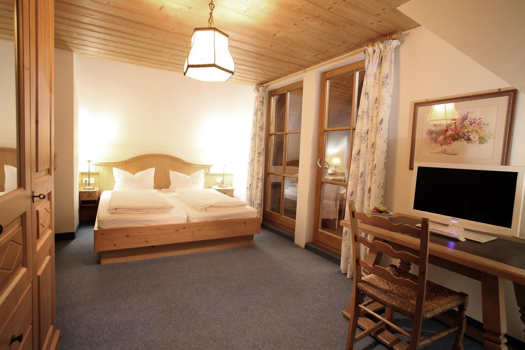 Gasthof Blaue Gams Ettal Rom bilde